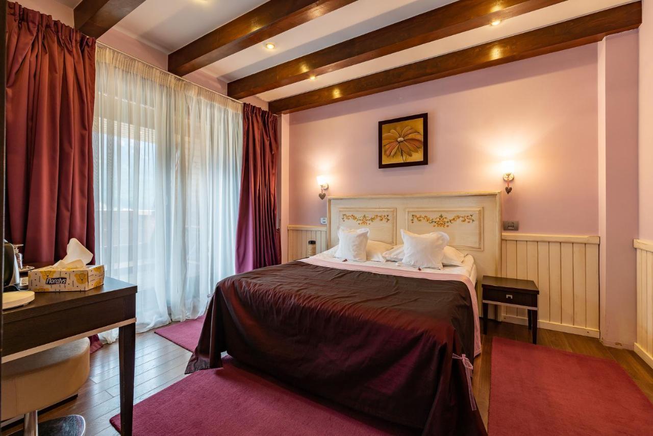 Casa Freya Hotel บุชเตนี ภายนอก รูปภาพ