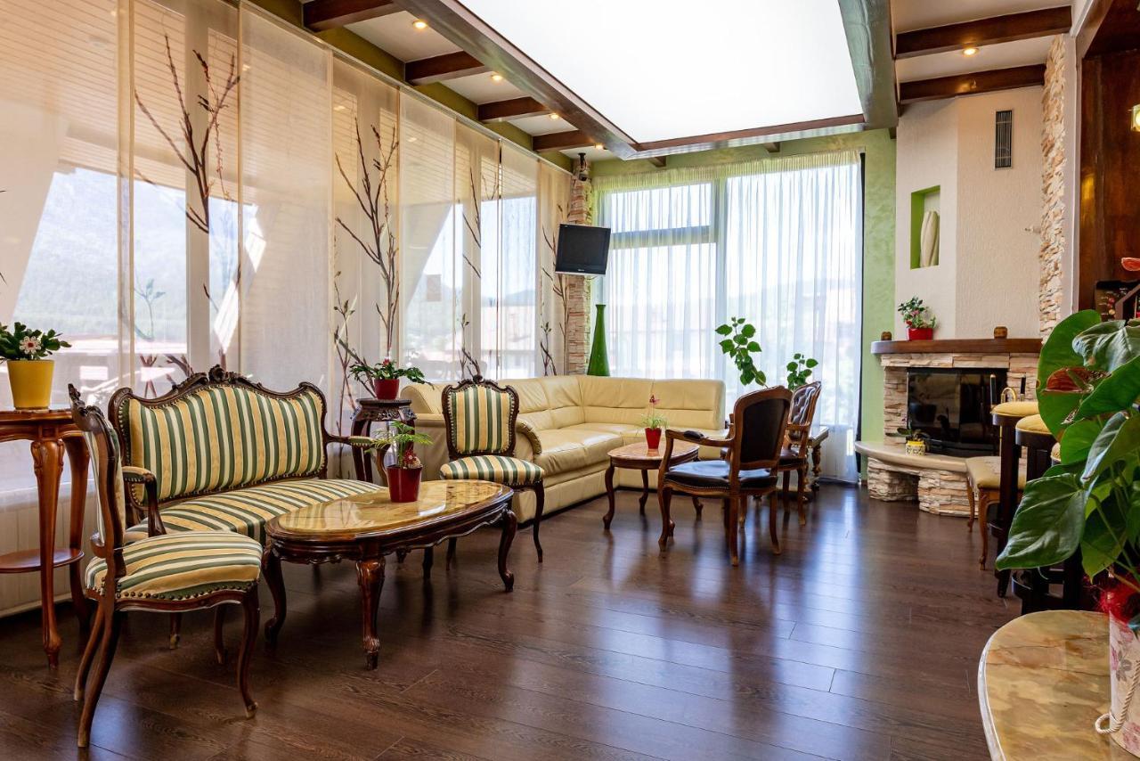 Casa Freya Hotel บุชเตนี ภายนอก รูปภาพ