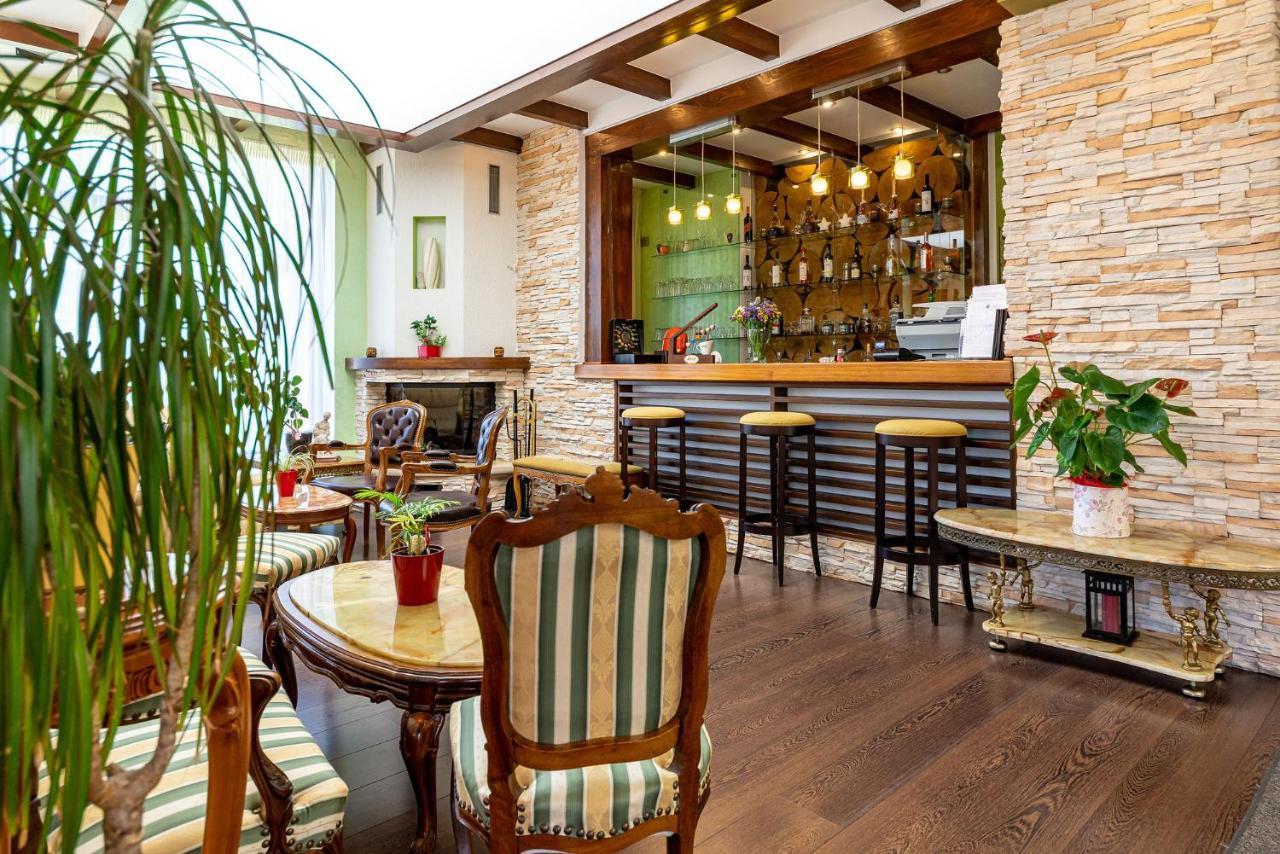 Casa Freya Hotel บุชเตนี ภายนอก รูปภาพ