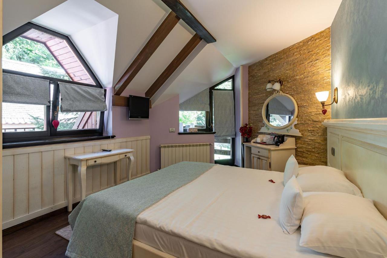 Casa Freya Hotel บุชเตนี ภายนอก รูปภาพ